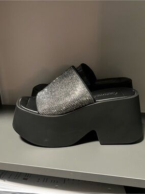 ☀️ L'INTERVALLE Black Platform Slides with Silver Glitter Upper